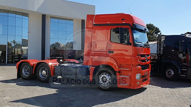 LOTE 003 - MERCEDES-BENZ Axor 2544 SLS 6x2 2p 2013